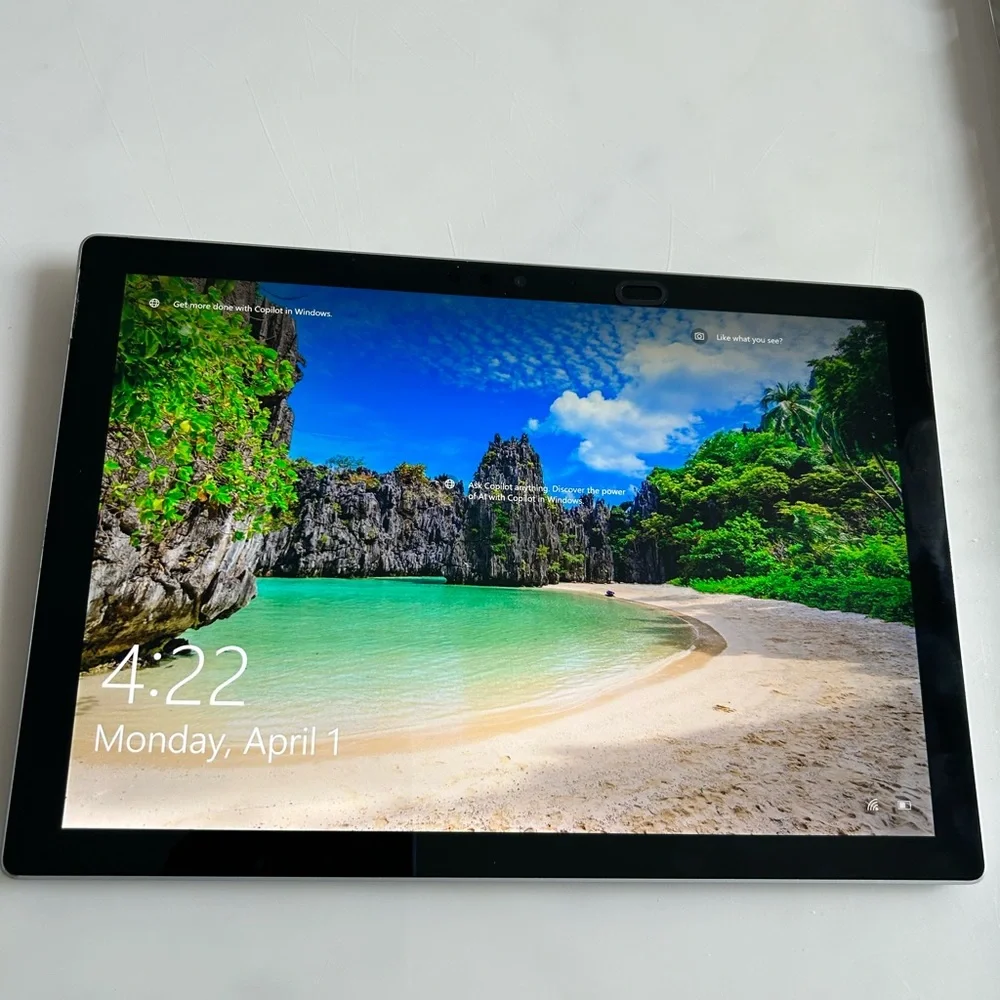 ⭐️⭐️HOST PICK ⭐️⭐️Microsoft Surface Tablet ☀️☀️